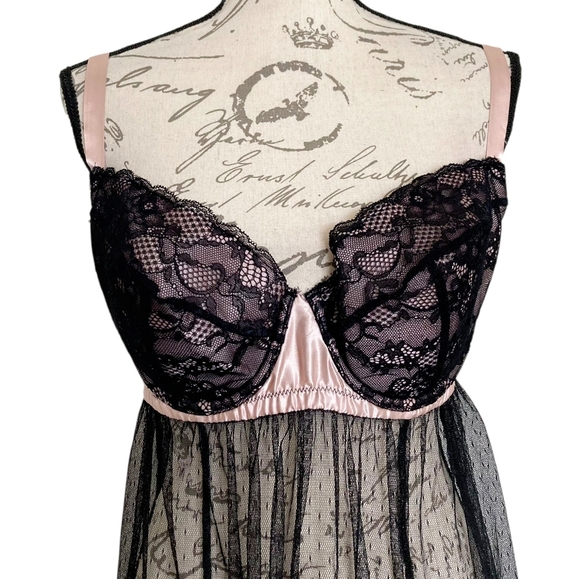 Elegant Black Lace Babydoll Lingerie - Picture 4 of 16